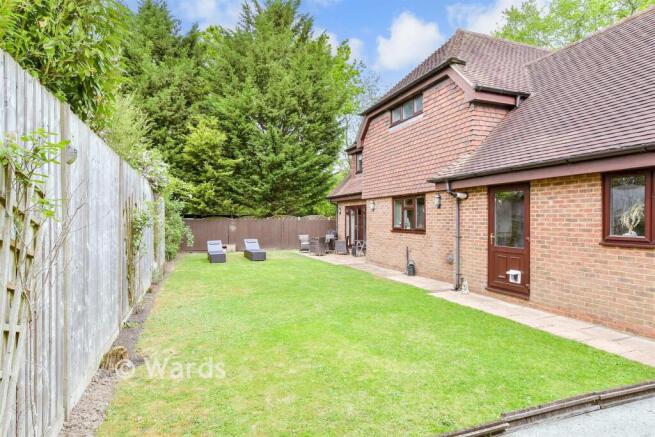 3 bed property, in Whitepost Lane, £725,000