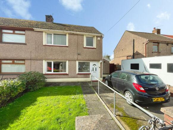 3 bed property, in Prince Street, £140,000