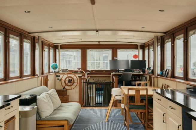 2 bed property, in Riverside Quarter, £850,000