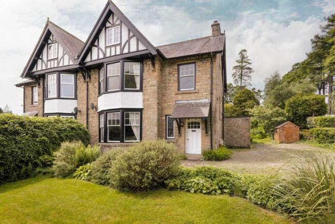 5 bed property, in Oaklands, £450,000