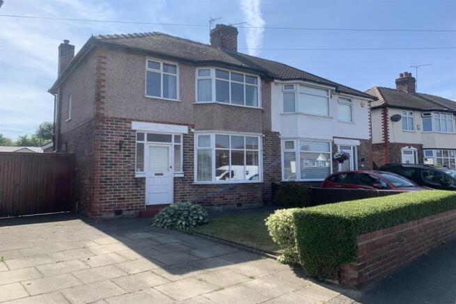 3 bed property, in Langdale Road, £179,950