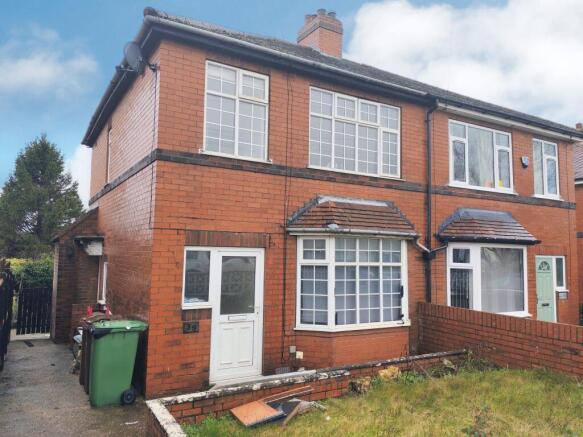 3 bed property, in Orchard Head Lane, £140,000