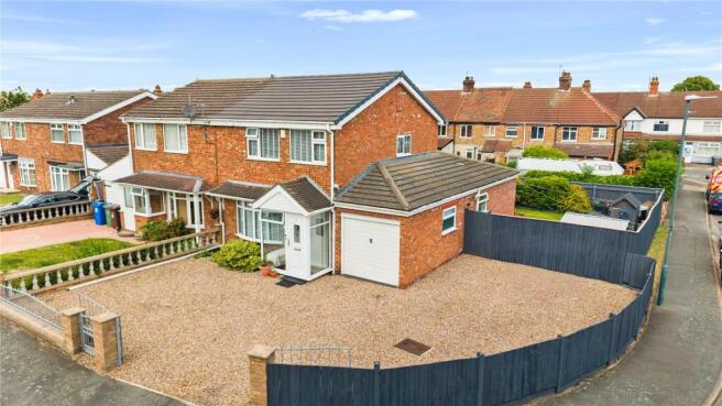 3 bed property, in Claymore Close, £225,000