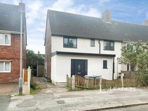 3 bed property, in Church Road, £125,000