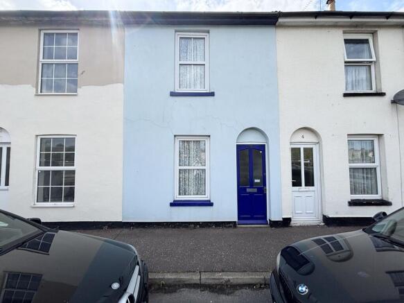 2 bed property, in North River Road, £100,000