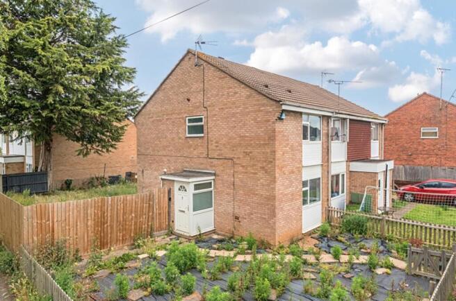 3 bed property, in Calderdale Drive, £130,000