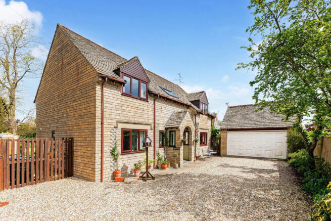 5 bed property, in Marston Meysey, £765,000