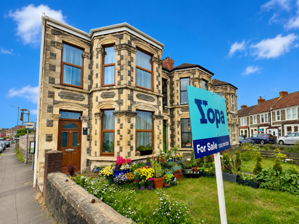 3 bed property, in Soundwell Road, £335,000