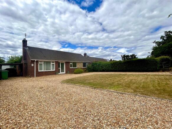 3 bed property, in Upper Moors Road, £500,000
