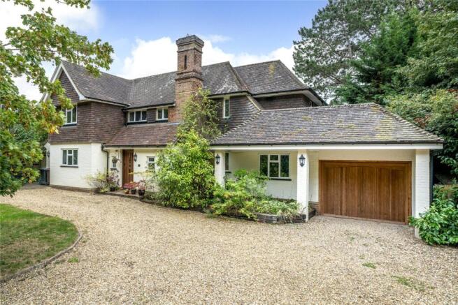 5 bed property, in Green Lane Close, £1,750,000