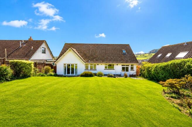 3 bed property, in Barn Hayes, £500,000