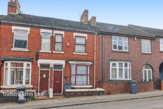 2 bed property, in Moston Street, £49,000
