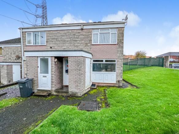 1 bed property, in Ascot Walk, £68,000