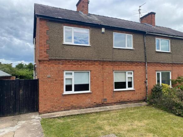 3 bed property, in Hawton Lane, £185,000