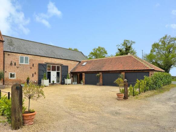 4 bed property, in Coach Lodge, £750,000