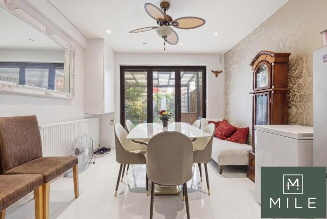 3 bed property, in Yewfield Road, £590,000