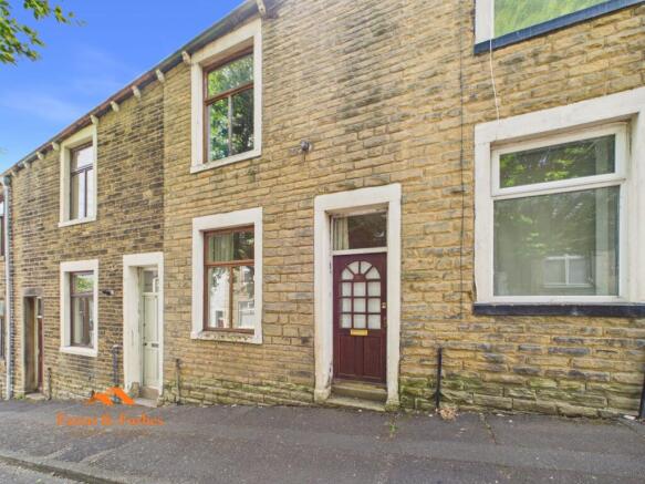2 bed property, in Clayton Street, £55,000