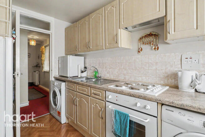 1 bed property, in Sandfield Road, £210,000