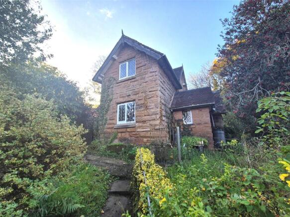 2 bed property, in Allesley Old Road, £325,000
