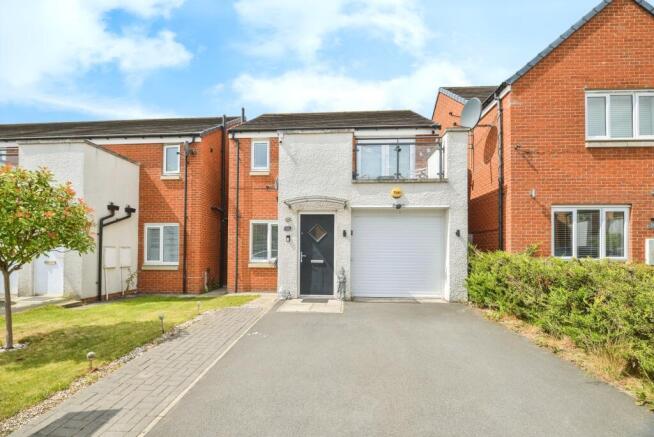 3 bed property, in Deepdale Avenue, £200,000