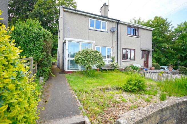 2 bed property, in Chestnut Grove, £197,500