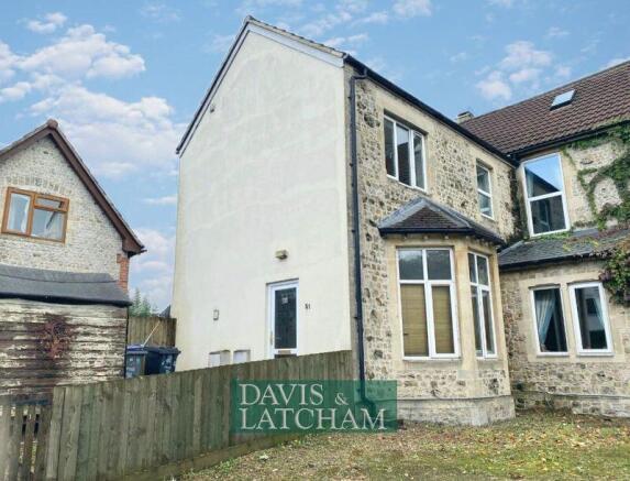 2 bed property, in Copheap Lane, £220,000