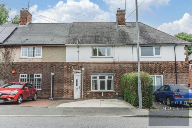 2 bed property, in Mellors Road, £160,000
