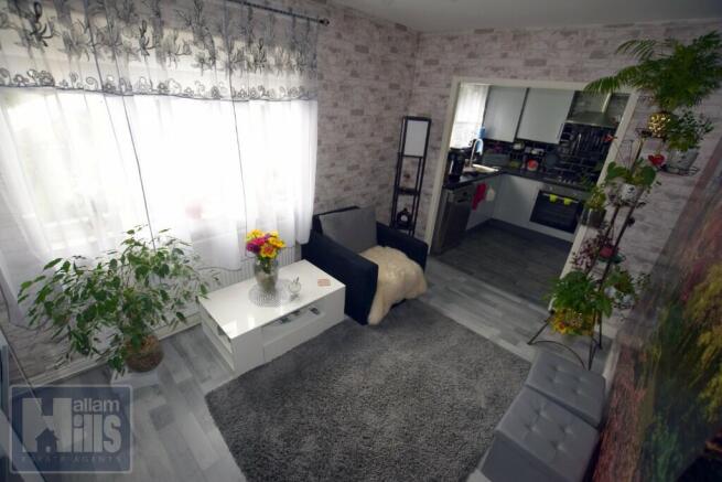 3 bed property, in New Cross Walk, £120,000