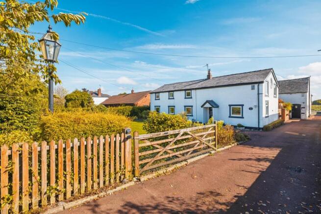4 bed property, in Whitby Lane, £875,000