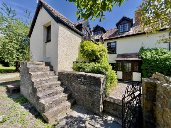 4 bed property, in Character, £575,000