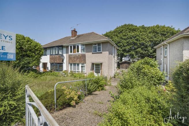 3 bed property, in Muirfield Drive, £299,995