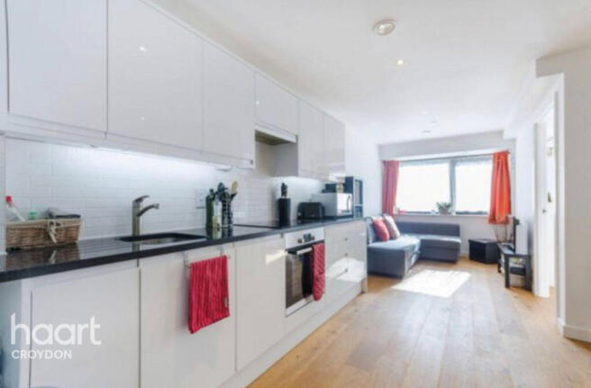 2 bed property, in Scarbrook Road, £260,000