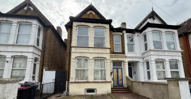 5 bed property, in 146 York Road, £385,000