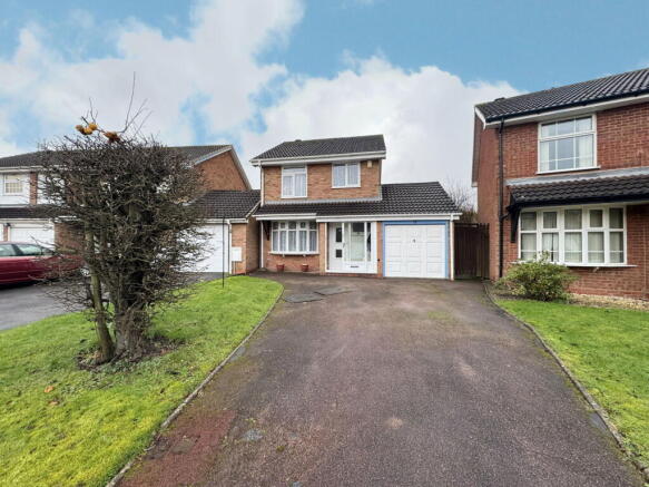 3 bed property, in Hall Dale Close, £335,000