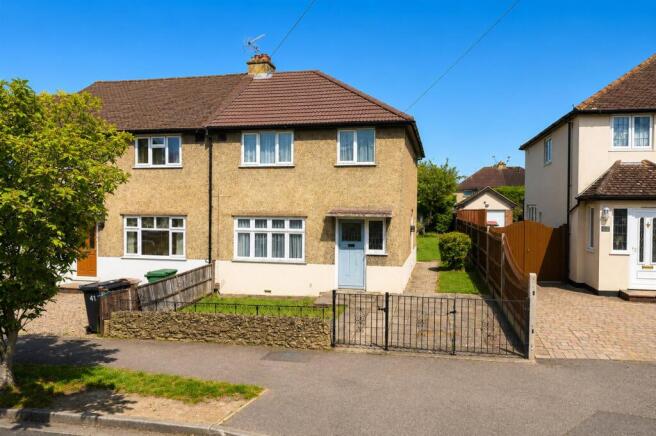 3 bed property, in Harvey Road, £465,000