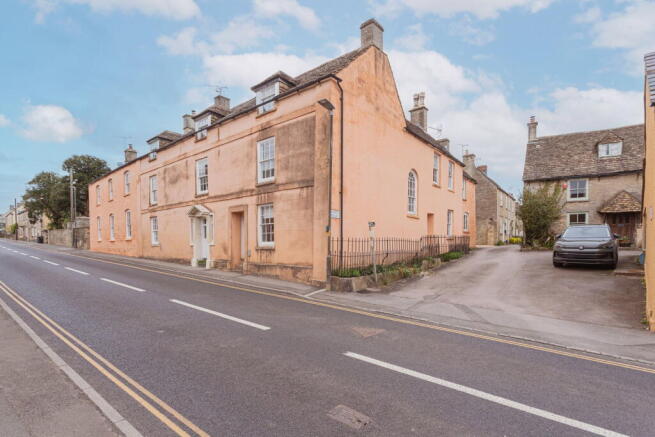 3 bed property, in Didmarton, £599,950