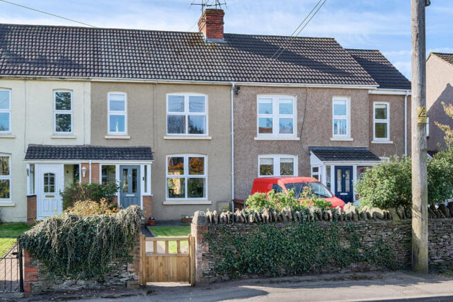 3 bed property, in Down Road, £385,000
