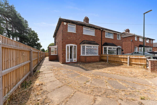 3 bed property, in Tattershall Avenue, £155,000