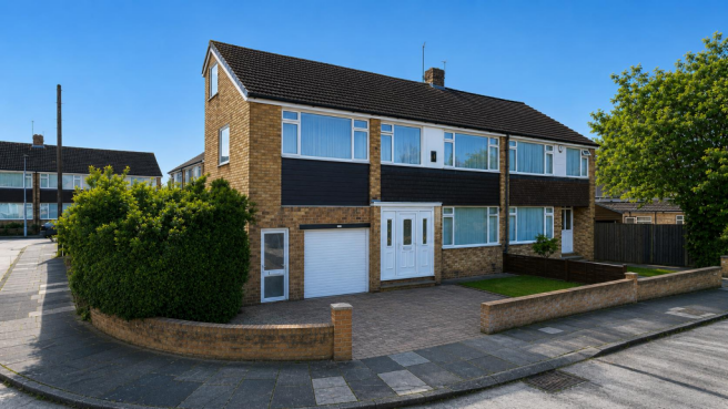 4 bed property, in Fane Grove, £250,000