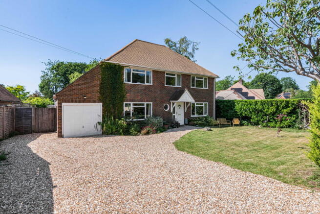 4 bed property, in Grove Road, £950,000