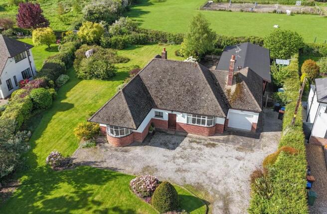 2 bed property, in Townfield Lane, £650,000