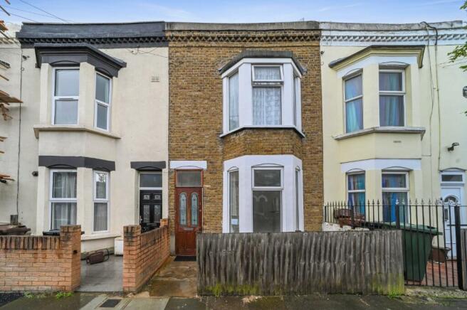 3 bed property, in Vansittart Road, £600,000