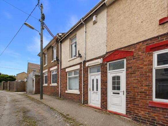 2 bed property, in Frederick Street, £50,000