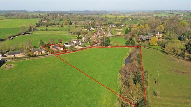 3 bed property, in Sepycoe House, £500,000