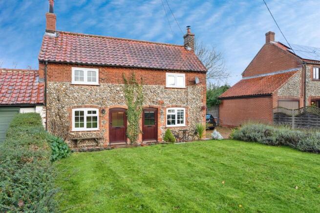 2 bed property, in Wells Road, £170,000