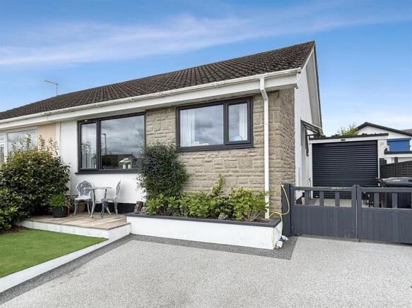 2 bed property, in Bedowan Meadows, £365,000