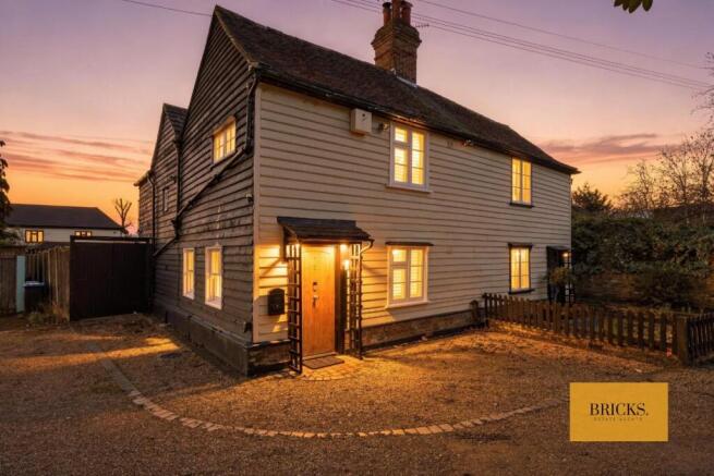 3 bed property, in Chapel Lane, £750,000