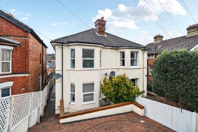 4 bed property, in Upper Grosvenor Road, £725,000