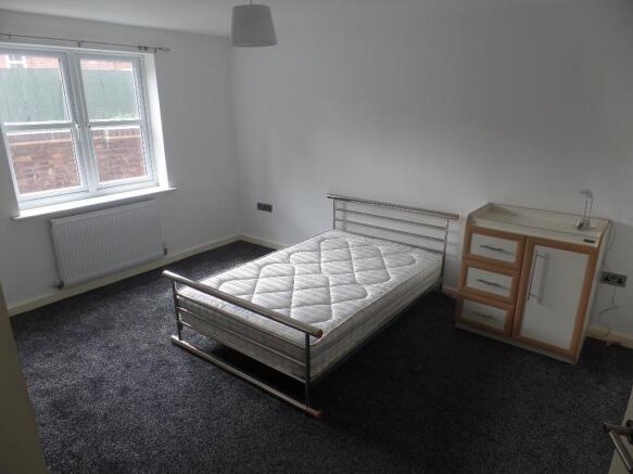 2 bed property, in Rosehill, £115,000