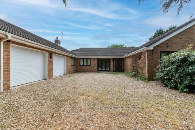 4 bed property, in Copley, £650,000